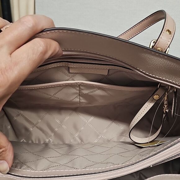 MICHAEL KORS VOYAGER CROSSGRAIN TOTE BFPM-04-063 - Picture 7 of 9